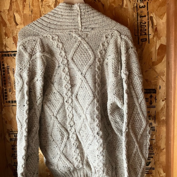 100% Merino Wool Chunky Knit Cardigan Sweater - Picture 4 of 5
